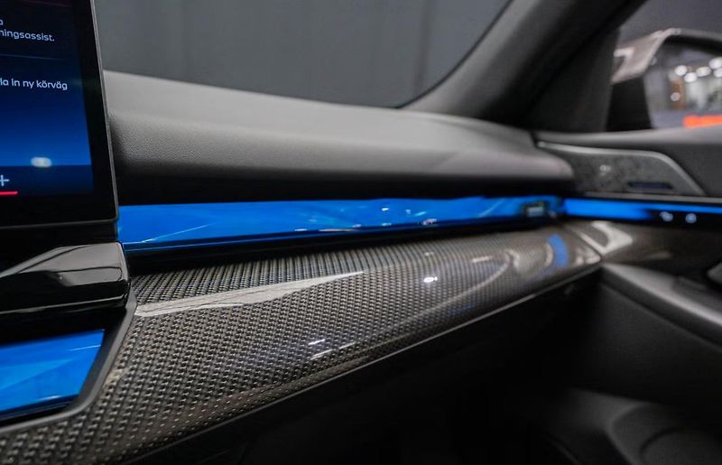 BMW i5 M60 xDrive M SoH 97% 360k Pano - fotka 22 z 27