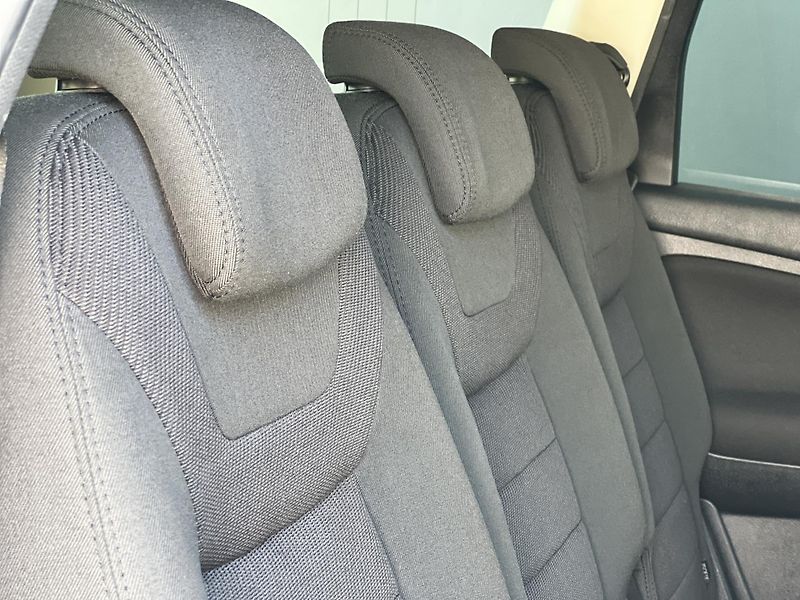 Ford S-MAX 2.2TDCi AUTOMAT NAVI KLIMA - fotka 29 z 44