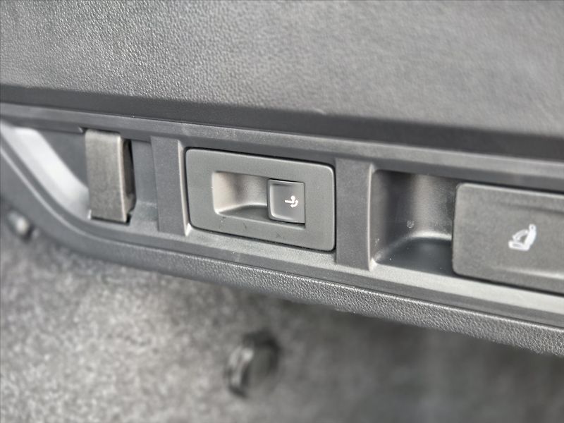 Škoda Octavia 2,0 TDi DSG Top Selection Tažn - fotka 14 z 25