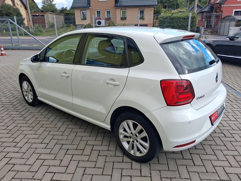 Volkswagen Polo (2016) 1,0MPi POUZE 65t.km! VYHŘ.SED. - fotka 5 z 45