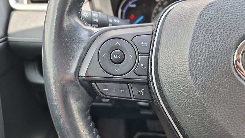 Toyota RAV4 Comfort  Style 2,5 HEV 4x4 - fotka 14 z 22
