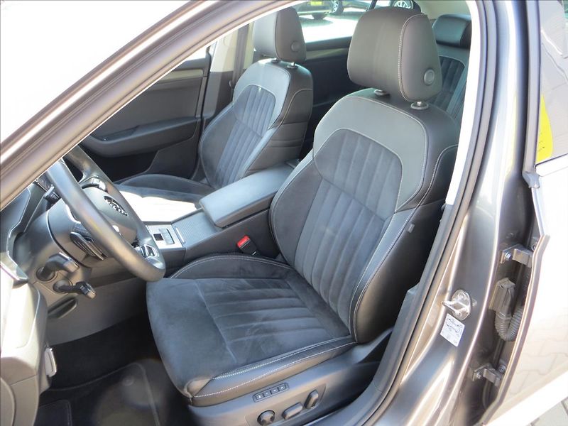 Škoda Superb 2,0 TSI  DSG Style 140kW Tažné - fotka 17 z 30