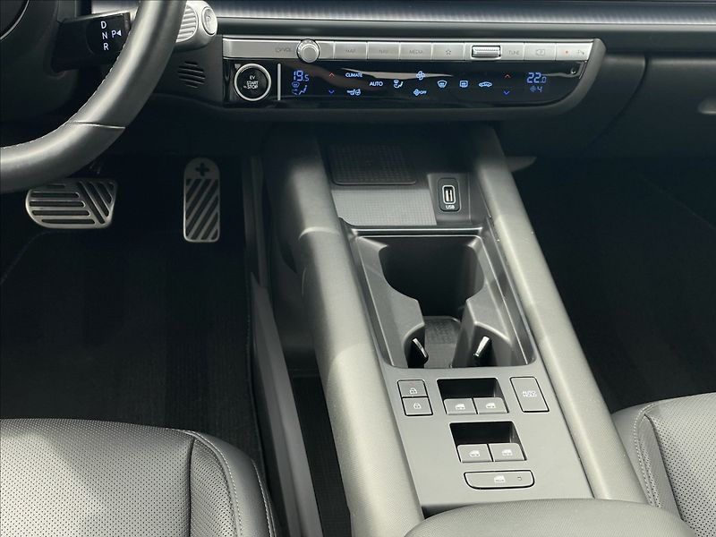 Hyundai Ioniq 6 Power 77kWh Style Premium - fotka 12 z 22