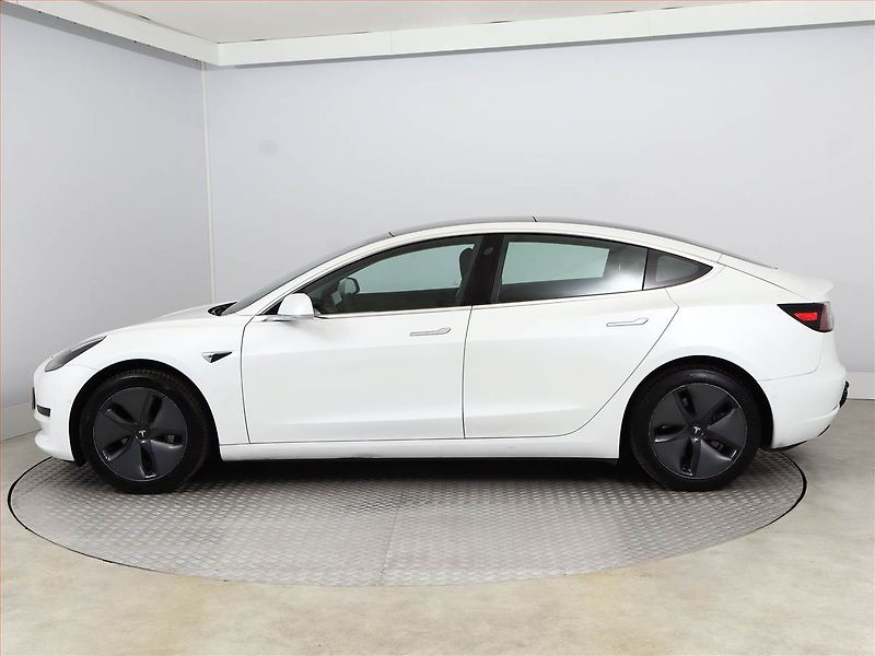 Tesla Model 3 (2019) Std Range Plus 52kWh, SoH 82% - fotka 3 z 18