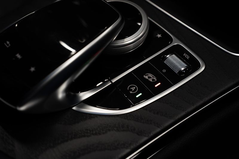 Mercedes-Benz Třídy C C43 AMG BITURBO 4MATIC 270 kW  - fotka 31 z 55
