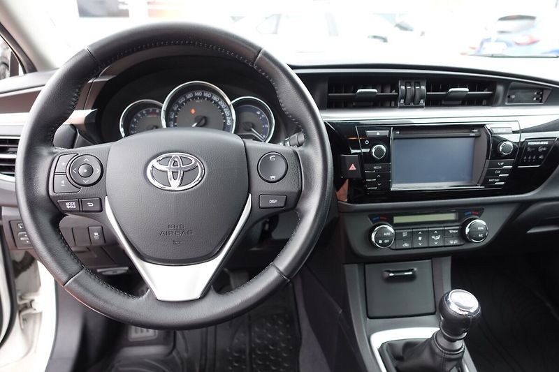 Toyota Corolla 1,6VVTi 97kW M/T Active Design - fotka 14 z 25