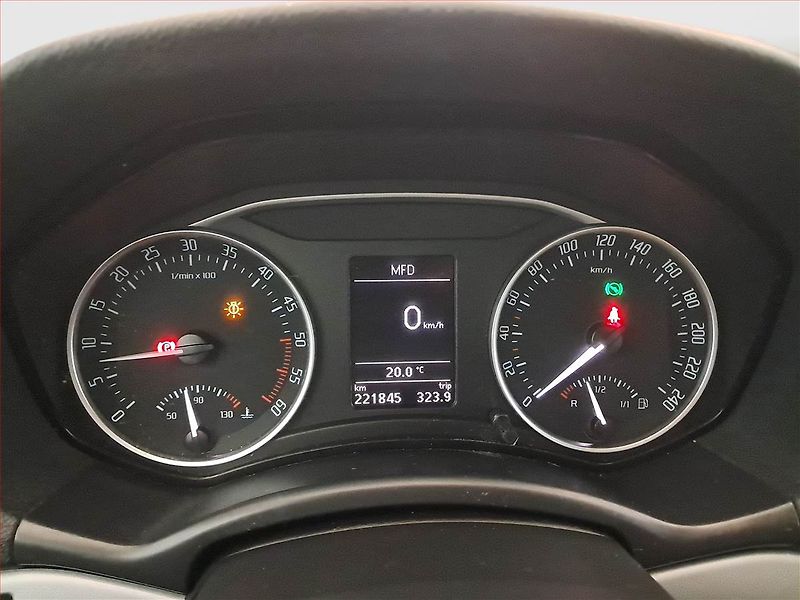 Škoda Octavia (2012) 1.6 TDI, Automat, Tempomat - fotka 11 z 16