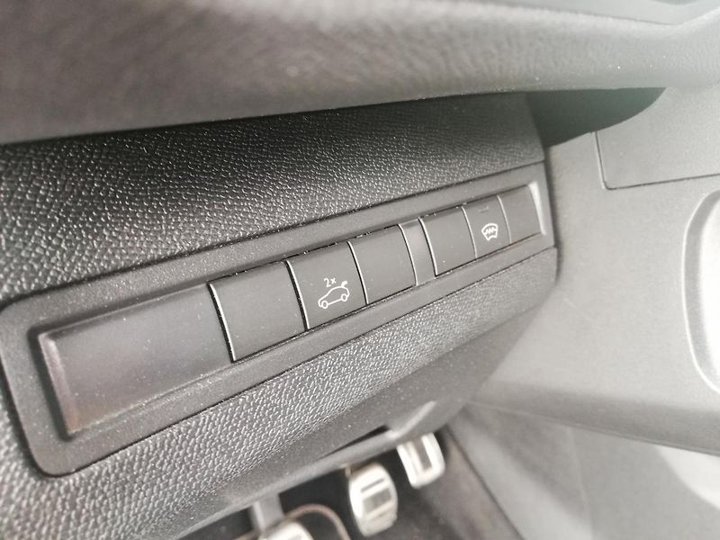 Peugeot 3008 (2017) GT-Line 2,0 bHDi 150k MAN6 - fotka 16 z 23