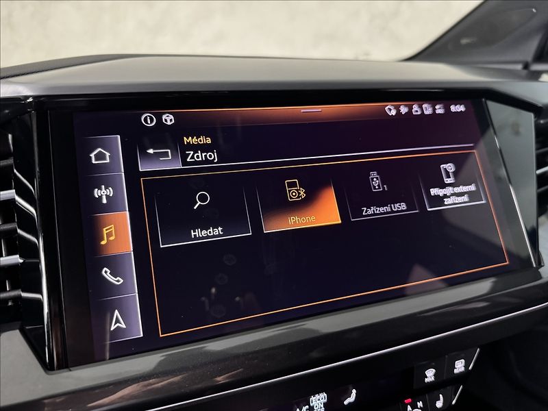 Audi Q4 e-tron 40 S-Line LED Matrix Assist - fotka 42 z 50