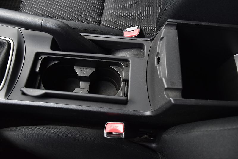 Mazda 3 2.2 MZR-CD 6st,KLIMA,TEMP,ALU - fotka 23 z 40