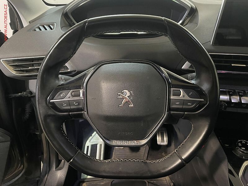 Peugeot 5008 (2019) 1.5 HDi, Crossway, LED, panor - fotka 17 z 17