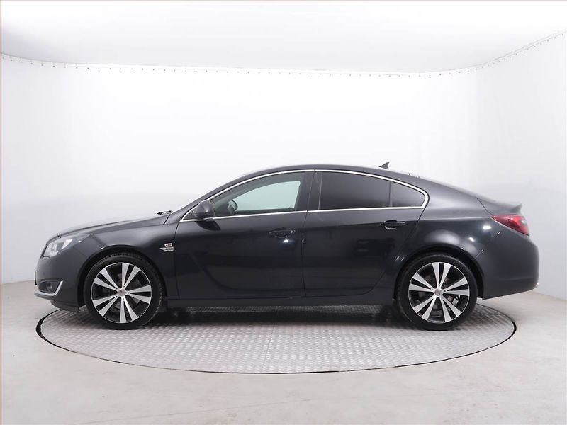 Opel Insignia (2015) 2.0 CDTI, 4X4, Automat, Navi - fotka 3 z 20