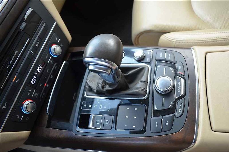 Audi A7 (2011) SPORTBACK 3,0 TFSI QUATTRO - fotka 18 z 27