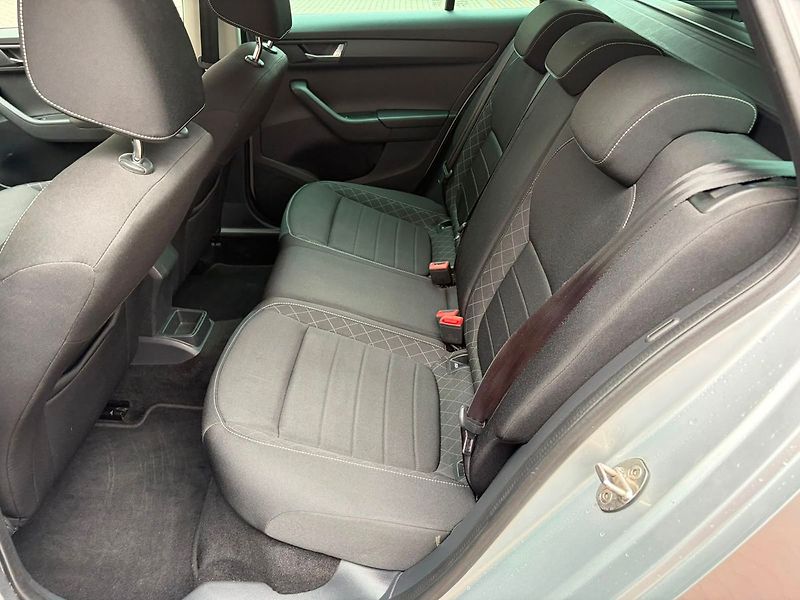 Škoda Fabia 1.2 TSi Style, ČR, Serviska - fotka 12 z 23