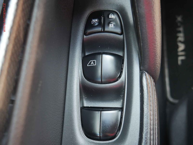 Nissan X-Trail (2016) 1.6 DIG-T, ČR, AC, TZ, temp - fotka 12 z 15