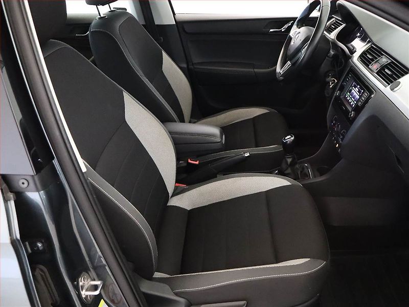 Škoda Rapid (2017) Spaceback 1.2 TSI - fotka 7 z 16