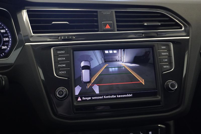 Volkswagen Tiguan (2016) 2.0TDi - 140 kW HIGHLINE 4x4 - fotka 20 z 31
