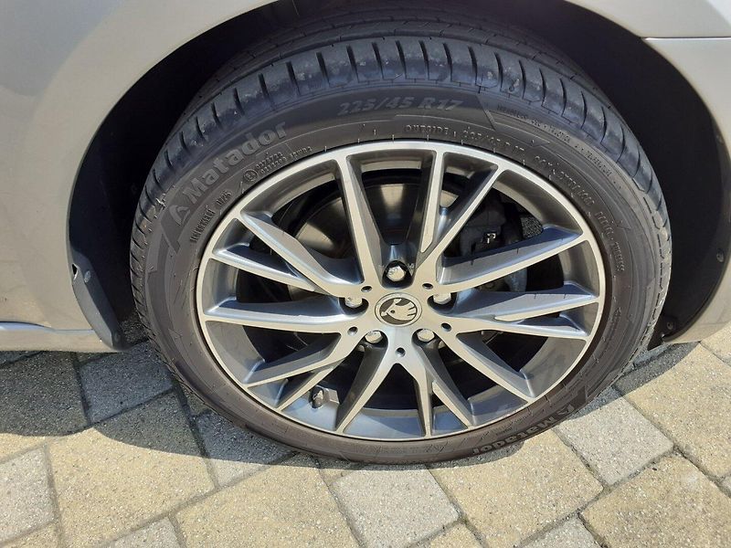 Škoda Octavia (2014) 1.6 TDi 81kW - fotka 17 z 34