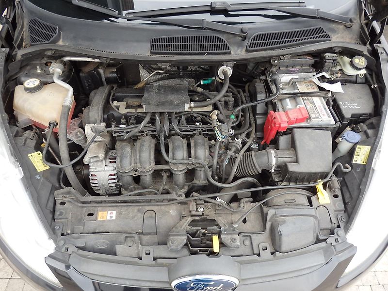 Ford Fiesta 1.4i ZÁLOHOVÁNO - fotka 12 z 14