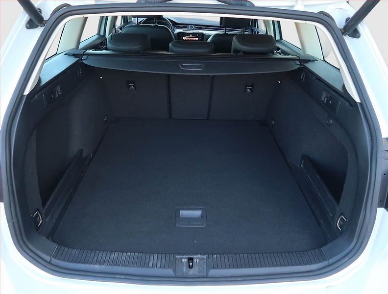 Volkswagen Passat (2017) R-Line 2.0 TDI, Automat - fotka 14 z 16