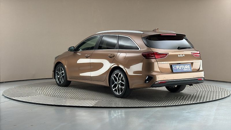 Kia Ceed 1.5 T-GDI AUT Top - fotka 2 z 27