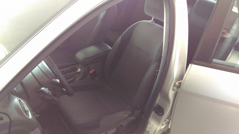 Ford Focus (2008) 1,6TDCI,80KW,XEN,ALU,NAVI,KLIM - fotka 20 z 34