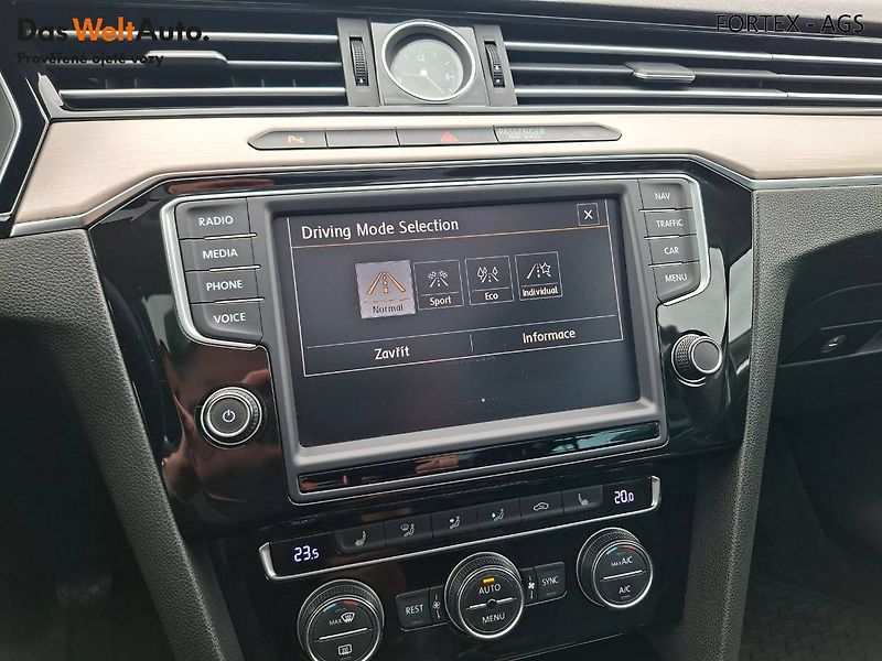 Volkswagen Passat (2015) Variant Highline, 2.0 TDI,110k - fotka 20 z 28