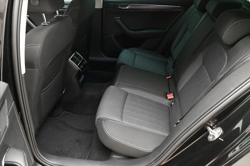 Škoda Superb 2,0 TDI 110kW Style DSG Záruka - fotka 14 z 31