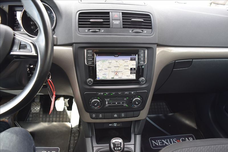 Škoda Yeti 2,0 TDI 110KW 4x4 TAŽNÉ XENONY - fotka 33 z 50