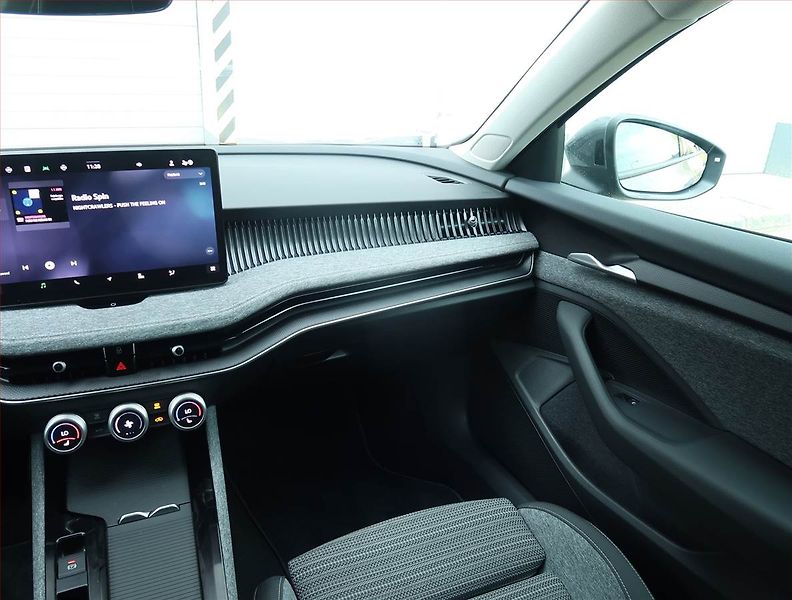 Škoda Superb (2025) 2.0 TDI, SELECTION, DPH - fotka 8 z 27