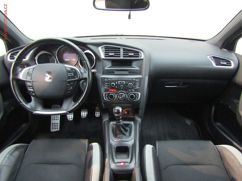 DS Automobiles DS4 (2013) 1.6HDi, ČR, AC, výhřev sed. - fotka 8 z 18
