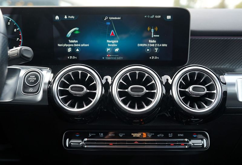 Mercedes-Benz GLB 250i 4Matic/AMG/AT/225 PS/Led - fotka 38 z 42