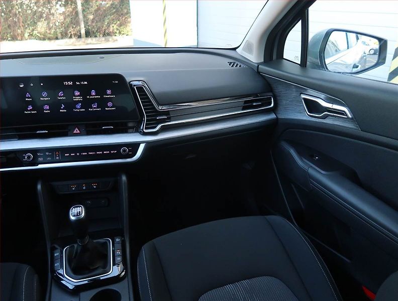 Kia Sportage (2022) 1.6 T-GDI - fotka 8 z 19