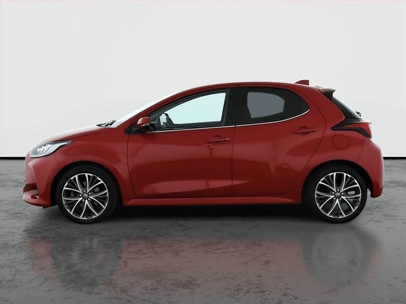 Toyota Yaris (2023) Executive 1.5 VVT-i, ČR,1.maj - fotka 3 z 17