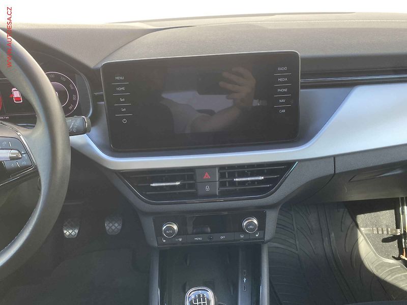 Škoda Kamiq (2020) 1.0 TSi, Ambition Plus, navi - fotka 12 z 20