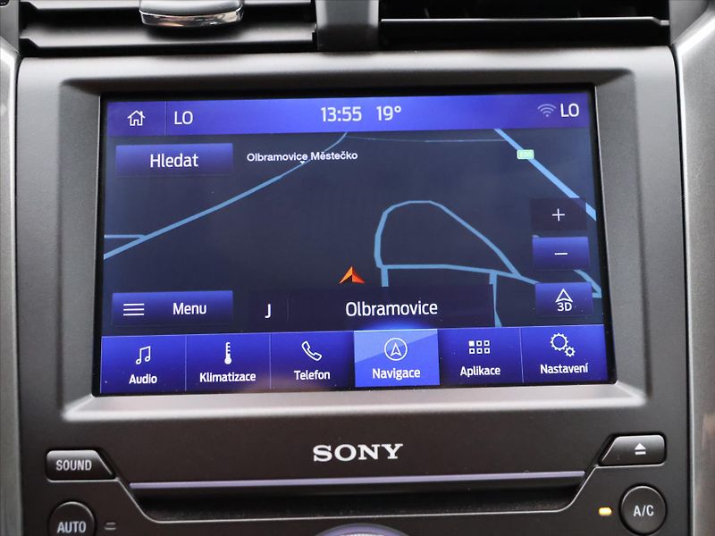 Ford Mondeo 2,0 Hybrid iCVT 103kW Vignale - fotka 24 z 35