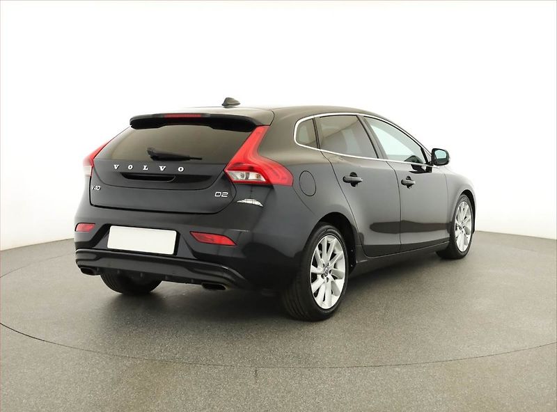 Volvo V40 (2014) 1.6 D2, Serv.kniha, Navi - fotka 5 z 18