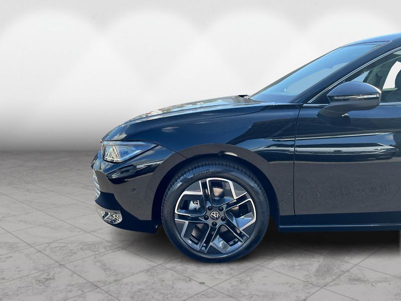 Volkswagen Passat ELEGANCE 2,0 TDI 7DSG 110 kW - fotka 10 z 25