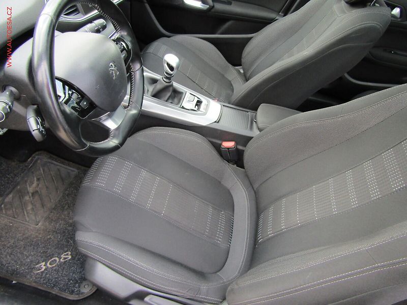 Peugeot 308 (2016) 2.0HDi, Xenon - fotka 9 z 18
