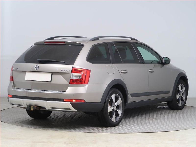 Škoda Octavia (2015) Scout 2.0 TDI, 4X4, Automat - fotka 5 z 14