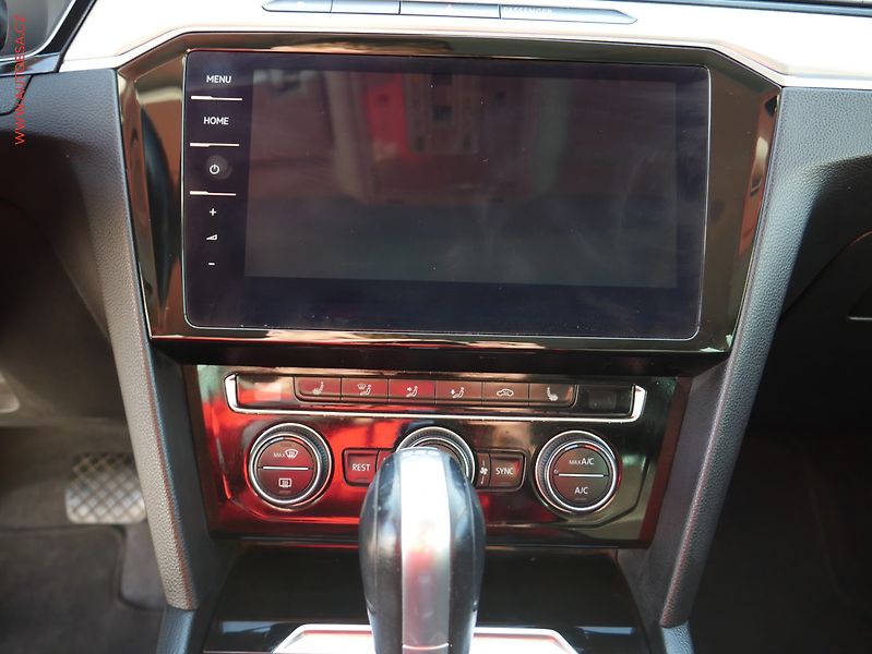 Volkswagen Passat (2018) 2.0TDi, AT, navi, masáž - fotka 11 z 19