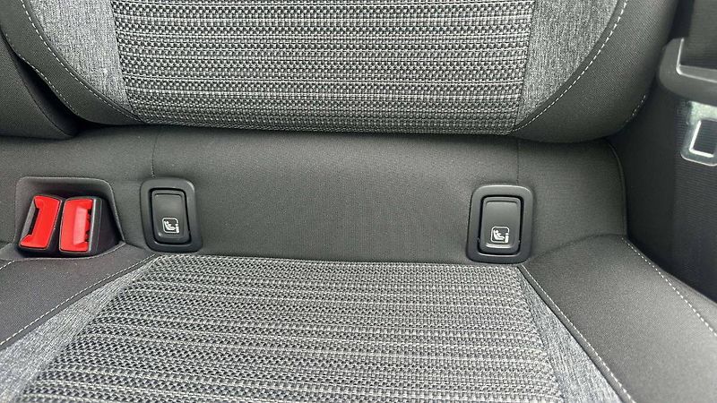 Škoda Superb Combi Selection 2,0TDI 110kW D - fotka 24 z 31