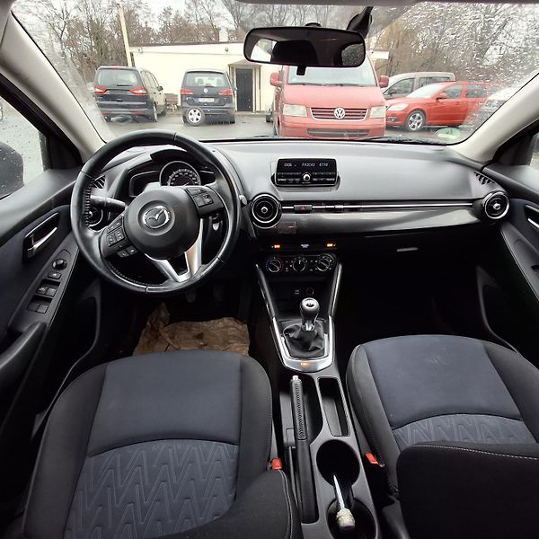 Mazda 2 1.5 66 kw servisní historie - fotka 14 z 39