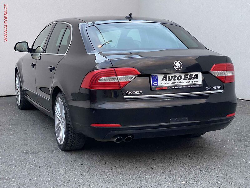Škoda Superb (2014) 2.0 TDi, ČR, Elegance - fotka 6 z 19