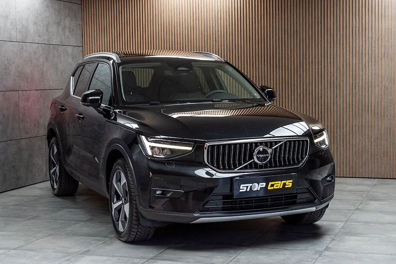 Volvo XC40 B4 AWD KAMERY360*HARMAN*ČR 1.M - fotka 3 z 42