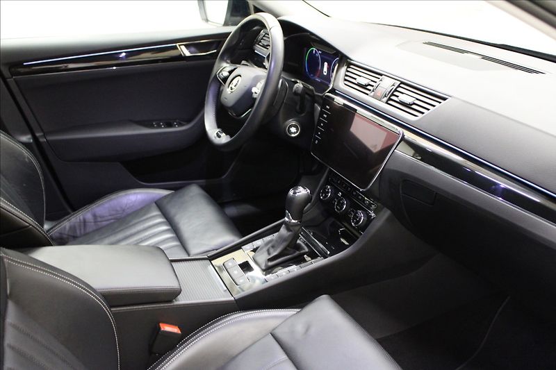 Škoda Superb 1,4 TSI IV L&K 1.majitel CZ - fotka 12 z 27