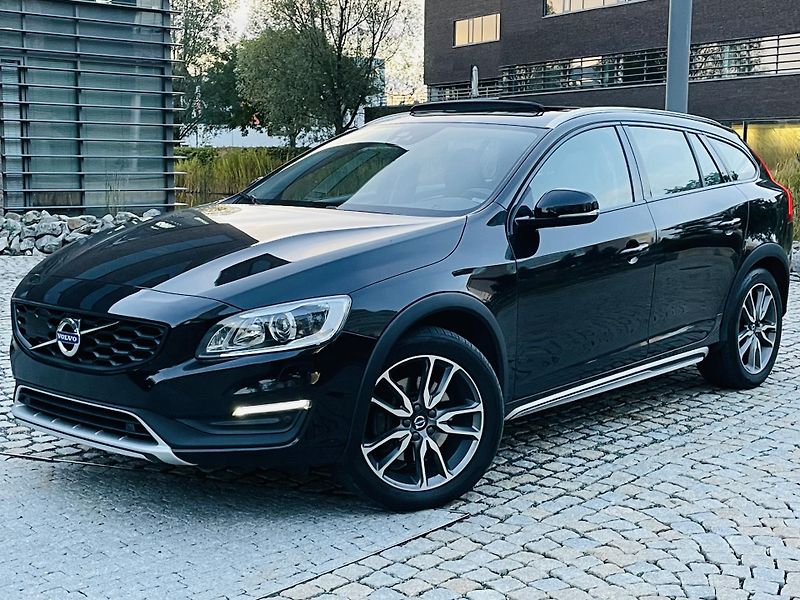 Volvo V60 2.4D4 5V AUTOMAT KAMERA TAŽNÉ - fotka 2 z 46