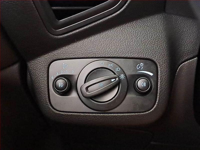 Ford C-MAX (2019) 1.5 TDCi, Serv.kniha, Navi - fotka 18 z 18
