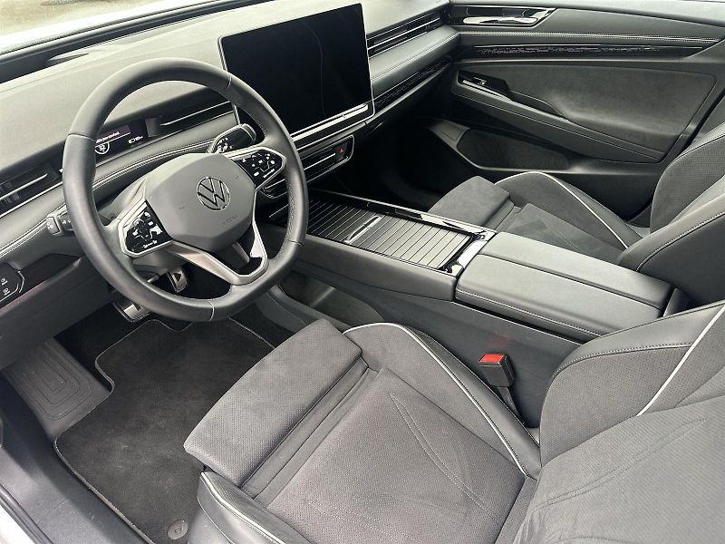 Volkswagen ID.7 Tourer (2024) 210 kW Pro - fotka 8 z 36