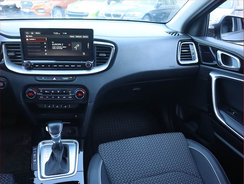 Kia XCeed (2020) 1.4 T-GDI, Automat, Serv.kniha - fotka 8 z 19
